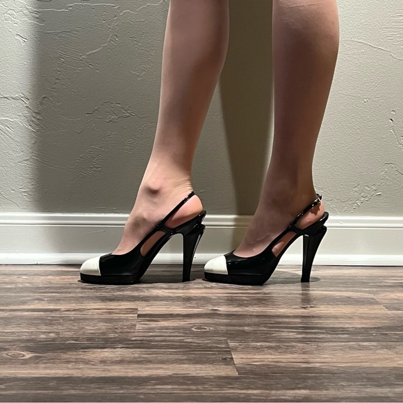 Chanel black patent leather with white cap toe Slingback pumps - Picture 6 of 15
